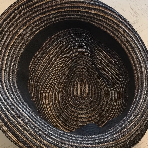 Unique Fedora with side bow - Picture 4 of 4